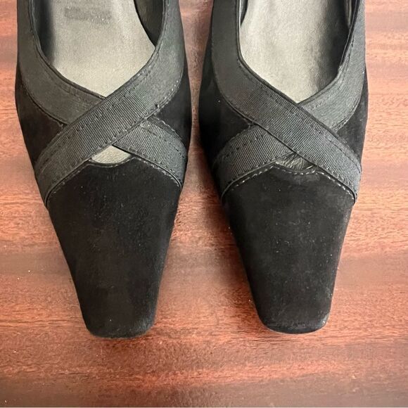 Stuart Weitzman Black Suede Heels w/ Ribbon Details. Sz 6. New w/ imperfections - Picture 4 of 12